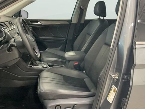 Certified 2024 Volkswagen Tiguan SE AWD/4WD image 24