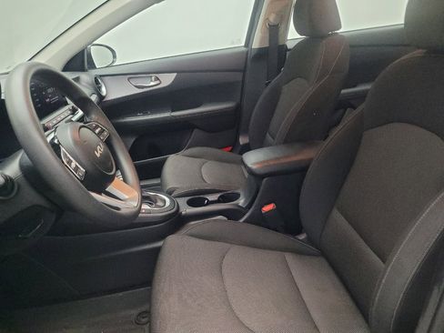 Used 2024 Kia Forte LXS FWD image 17