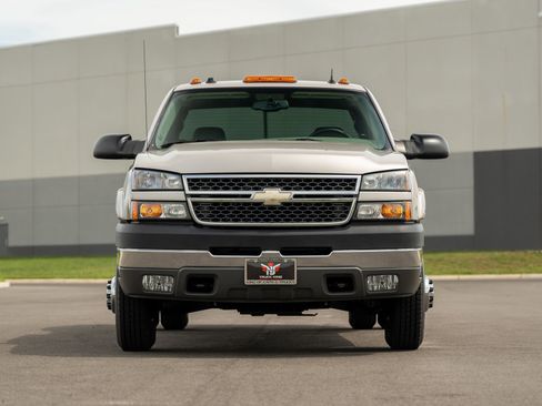Used 2005 Chevrolet Silverado 3500 LT w/ Heavy-Duty Power Package image 20