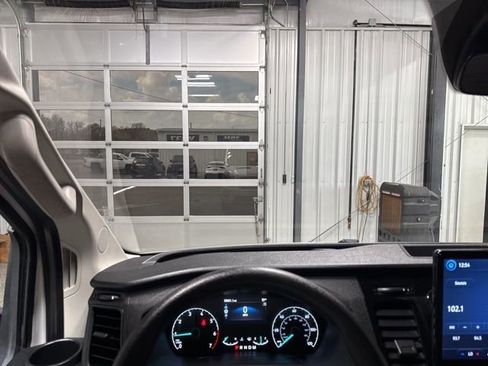 Used 2023 Ford Transit 350 XLT RWD image 9