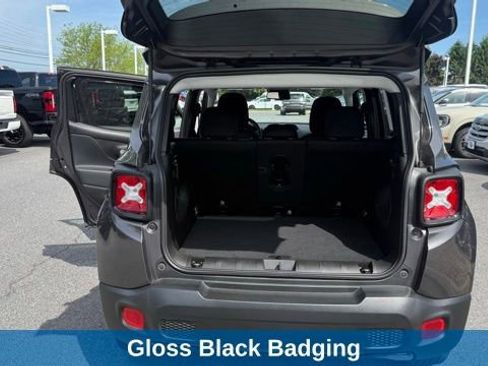 Used 2016 Jeep Renegade Latitude AWD/4WD image 32