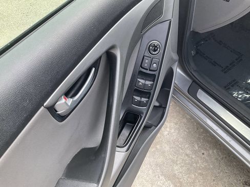 Used 2014 Hyundai Elantra Limited image 10