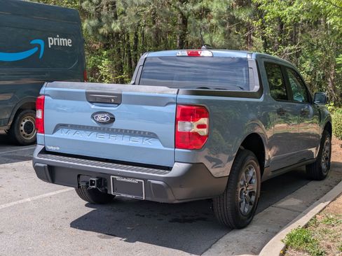 New 2026 Ford Maverick XLT w/ XLT Luxury Package FWD image 3