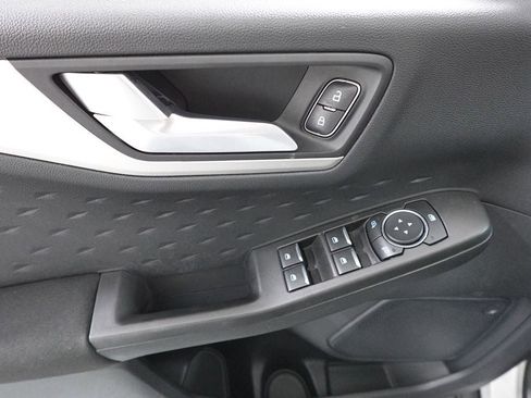 Used 2020 Ford Escape SE image 9