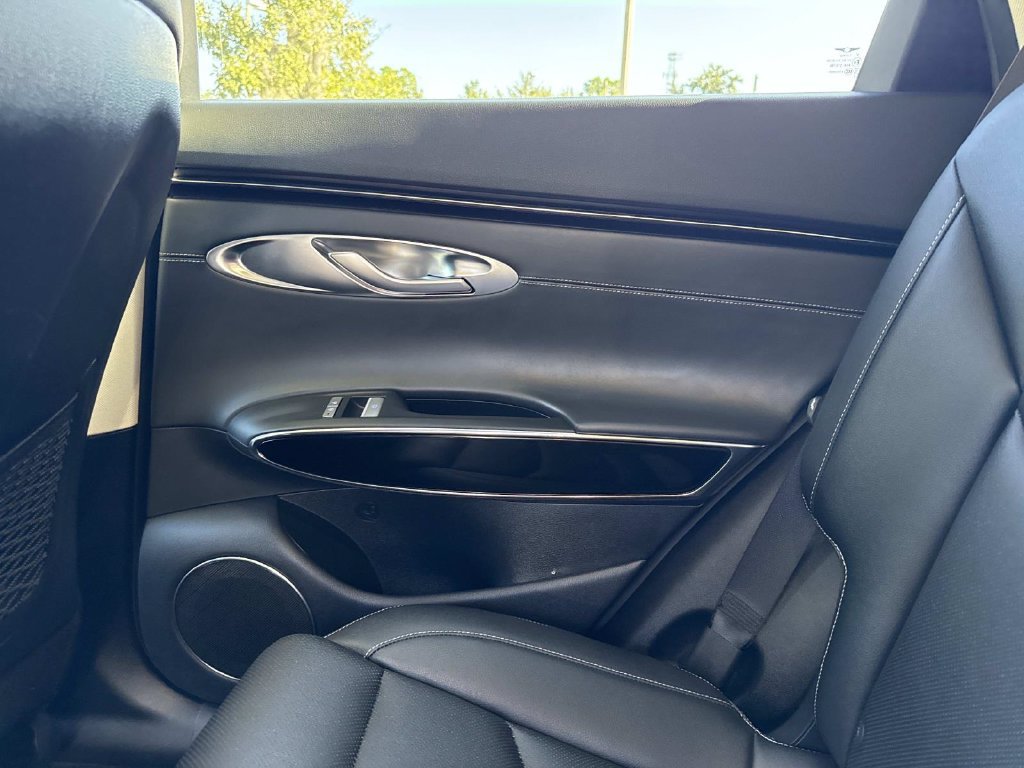 Used 2025 Genesis GV70 2.5T AWD/4WD image 18