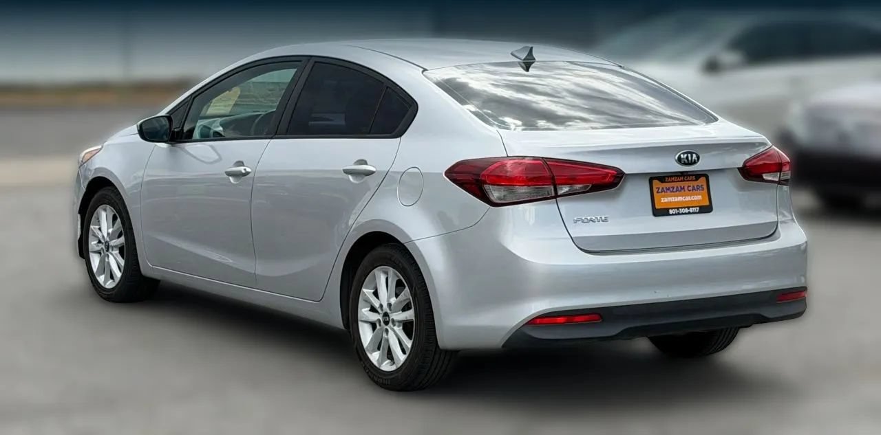 Used 2017 Kia Forte LX w/ LX Popular Package FWD image 5