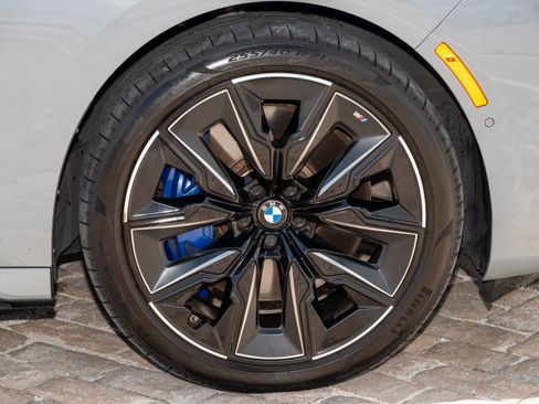 Used 2023 BMW 740i w/ Parking Assistance Package RWD image 56