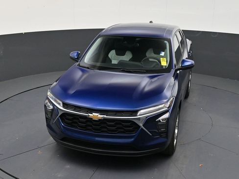 Used 2024 Chevrolet Trax LS w/ LS Convenience Package FWD image 19