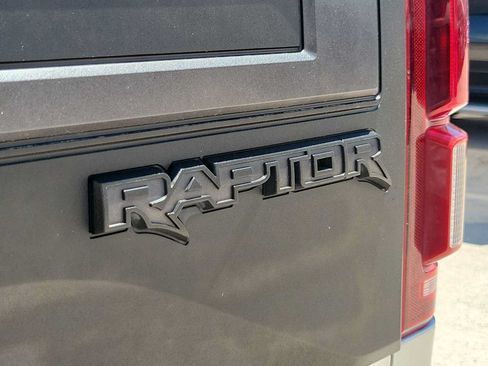Used 2019 Ford F150 Raptor w/ Equipment Group 802A Luxury AWD/4WD image 11