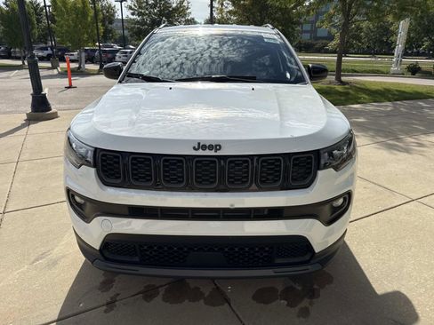 New 2026 Jeep Compass Latitude image 2