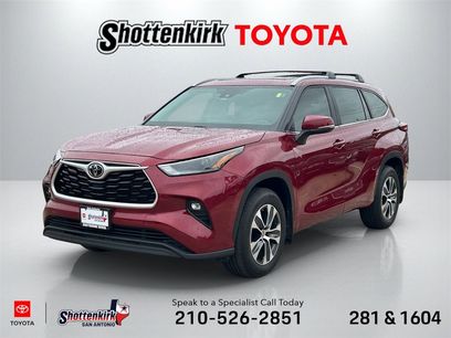 Used 2023 Toyota Highlander LE