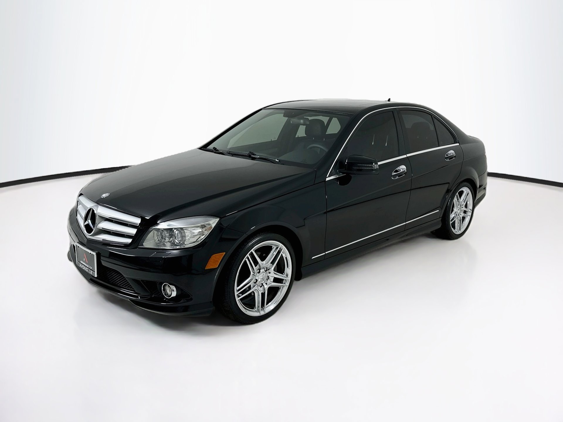 Used 2010 Mercedes-Benz C 300 Sedan image 3