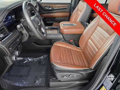 Used 2024 GMC Yukon Denali Ultimate AWD/4WD image 9