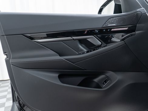 New 2026 BMW 530i xDrive w/ Premium Package image 11