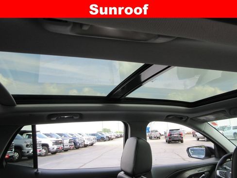 Used 2024 GMC Terrain SLT w/ Infotainment Package II FWD image 17