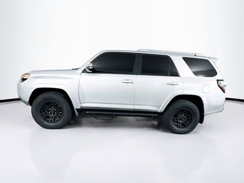 Used 2018 Toyota 4Runner SR5 Premium AWD/4WD image 6