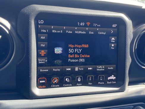 Used 2021 Jeep Gladiator Willys image 11