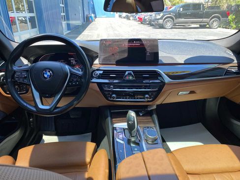Used 2022 BMW 530i xDrive w/ Premium Package AWD/4WD image 7