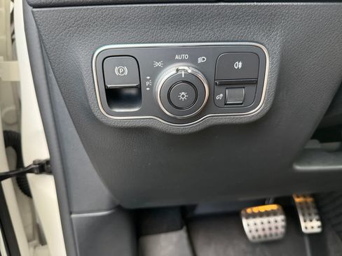 Certified 2021 Mercedes-Benz GLA 250 4MATIC image 24