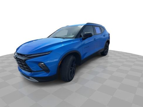 Certified 2025 Chevrolet Blazer LT w/ Midnight/Sport Edition image 4