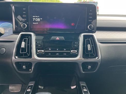 Used 2023 Kia Sorento SX AWD/4WD image 17