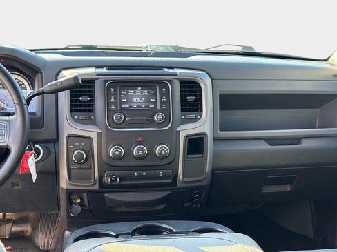 Used 2017 RAM 2500 Tradesman w/ Chrome Appearance Group image 15