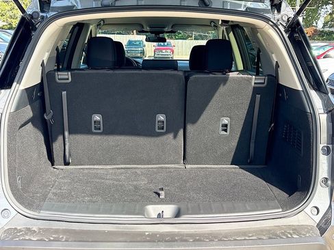 Used 2025 Nissan Pathfinder S image 25