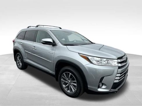 Used 2019 Toyota Highlander XLE image 10