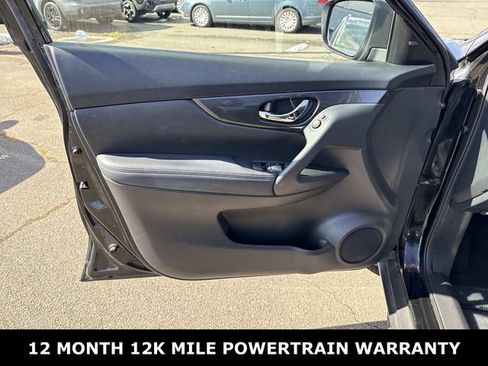 Used 2017 Nissan Rogue SV w/ SV Premium Package image 13