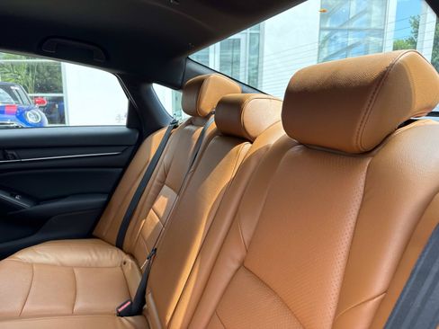 Used 2018 Honda Accord Sport image 13