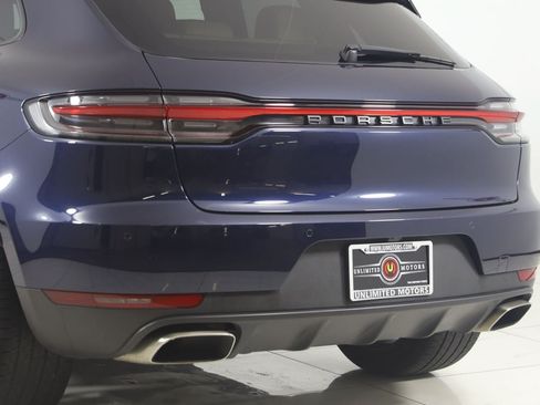 Used 2020 Porsche Macan AWD/4WD image 24