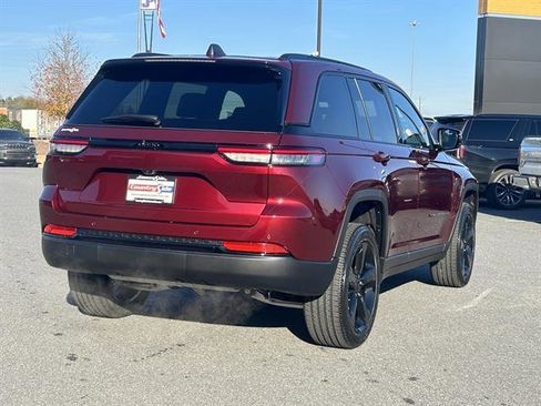 New 2025 Jeep Grand Cherokee Altitude image 6