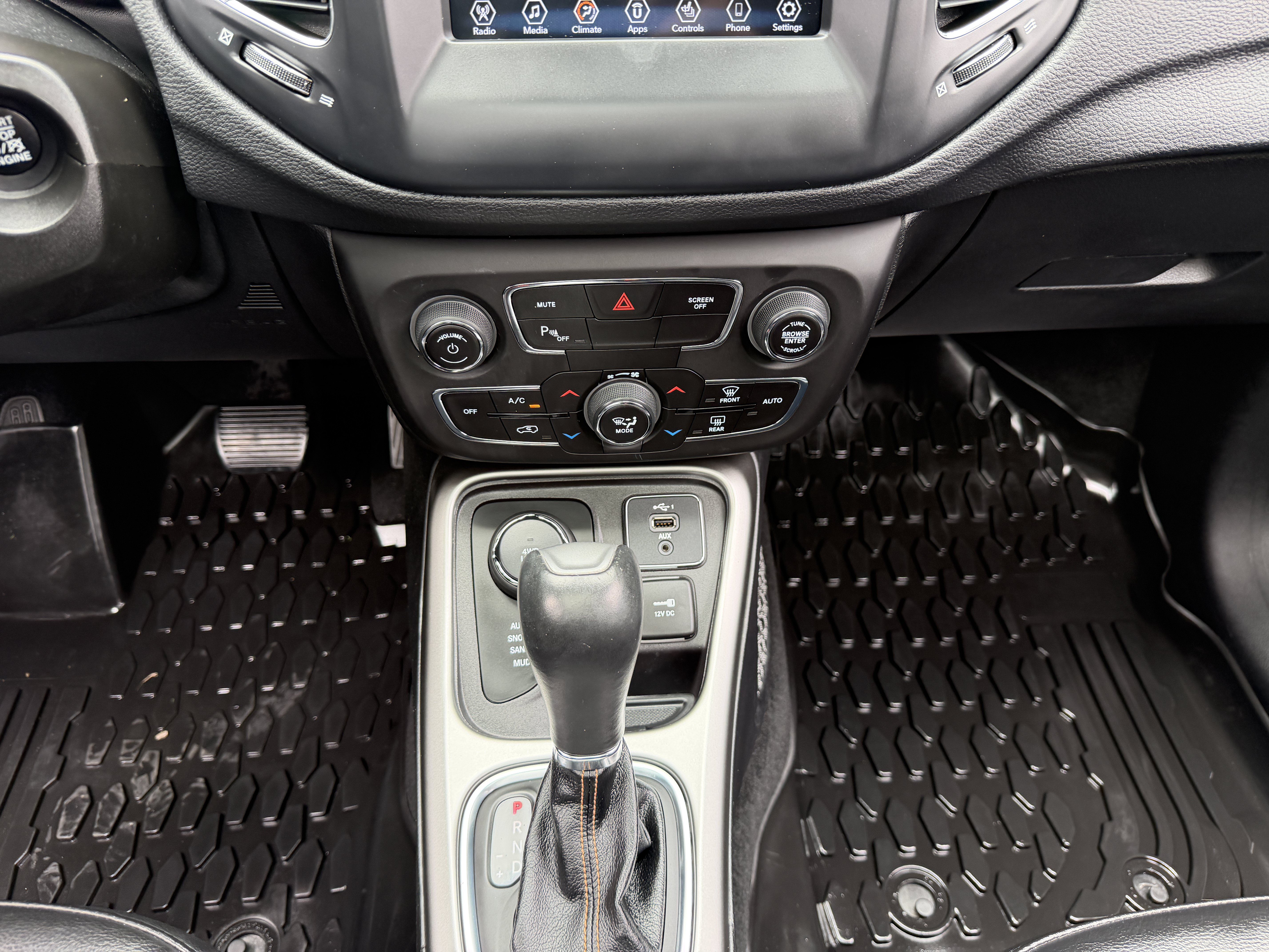 Used 2019 Jeep Compass Latitude w/ Popular Equipment Group AWD/4WD image 26
