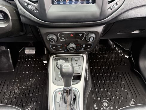 Used 2019 Jeep Compass Latitude w/ Popular Equipment Group AWD/4WD image 26
