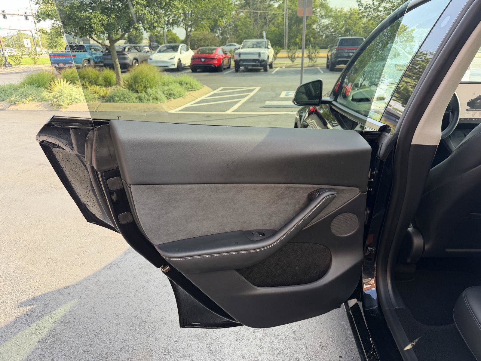 Used 2023 Tesla Model Y Long Range AWD/4WD image 14