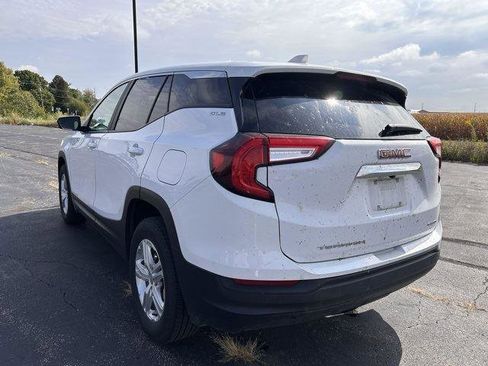 Used 2024 GMC Terrain SLE image 7