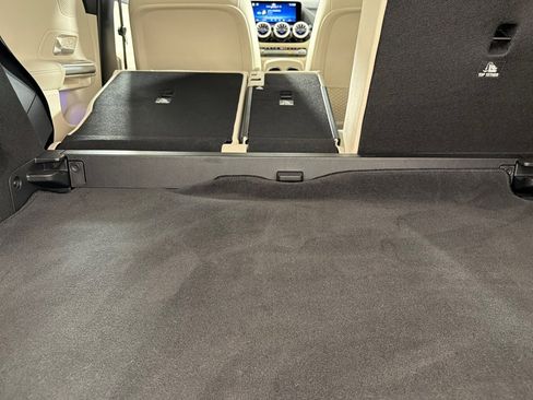 Used 2025 Mercedes-Benz GLA 250 image 14