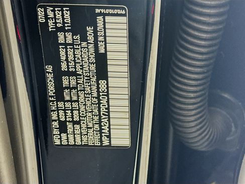 Used 2023 Porsche Cayenne image 32