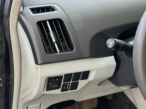 Used 2012 Toyota Prius Three image 17