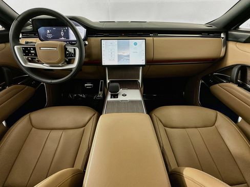 Certified 2025 Land Rover Range Rover Long Wheelbase SE AWD/4WD image 21
