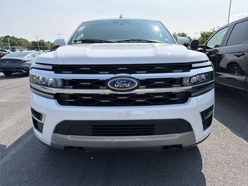 Used 2022 Ford Expedition Max Limited AWD/4WD image 5