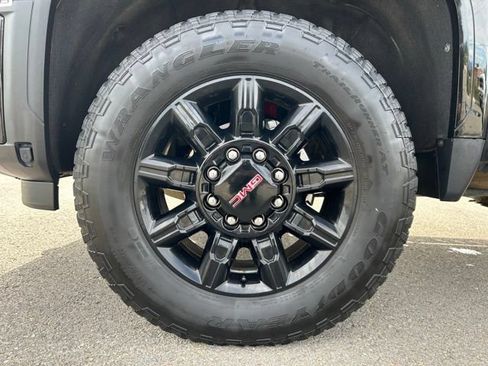 Used 2024 GMC Sierra 3500 AT4 w/ AT4 Premium Plus Package AWD/4WD image 13