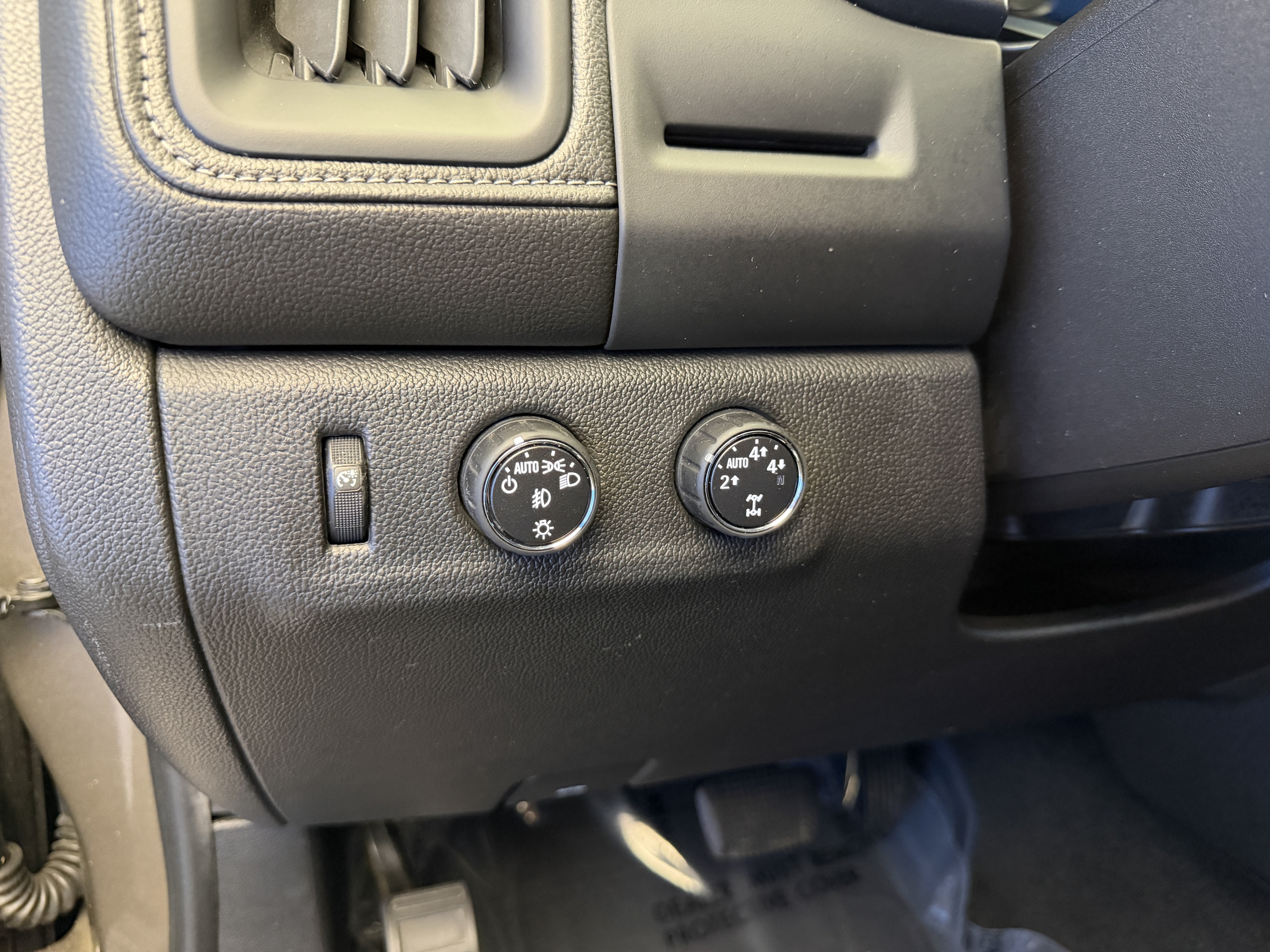 Used 2015 GMC Canyon SLE w/ SLE Convenience Package AWD/4WD image 15