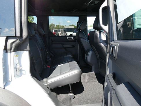 New 2026 Ford Bronco Outer Banks w/ Black Appearance Package AWD/4WD image 11