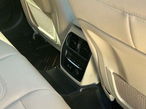 Used 2019 BMW 330i xDrive Sedan w/ Premium Package image 28