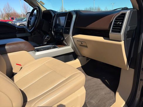 Used 2020 Ford F150 Lariat image 13