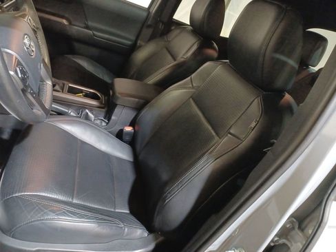 Used 2020 Toyota Tacoma TRD Off-Road w/ TRD Premium Off Road Package image 13