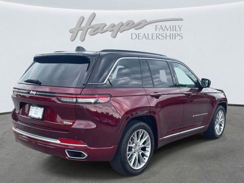 Used 2024 Jeep Grand Cherokee Summit w/ Luxury Tech Group V AWD/4WD image 3