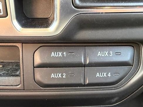 Used 2025 Jeep Wrangler Unlimited Sport AWD/4WD image 26