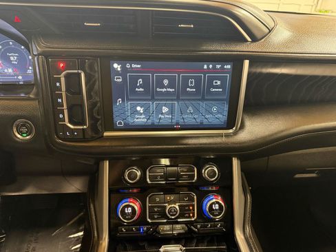 Used 2023 GMC Yukon Denali AWD/4WD image 18